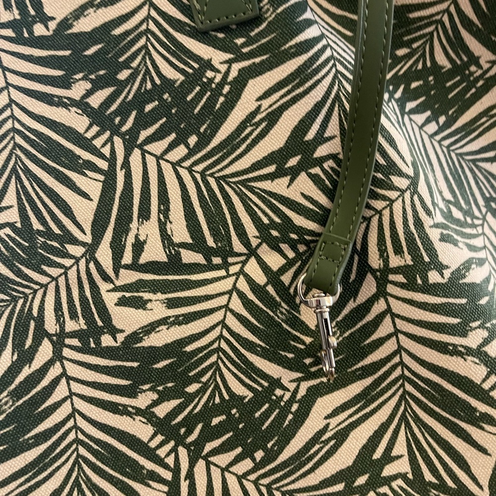 Lulu Dharma tote bag with mini pouch - Picture 2 of 5